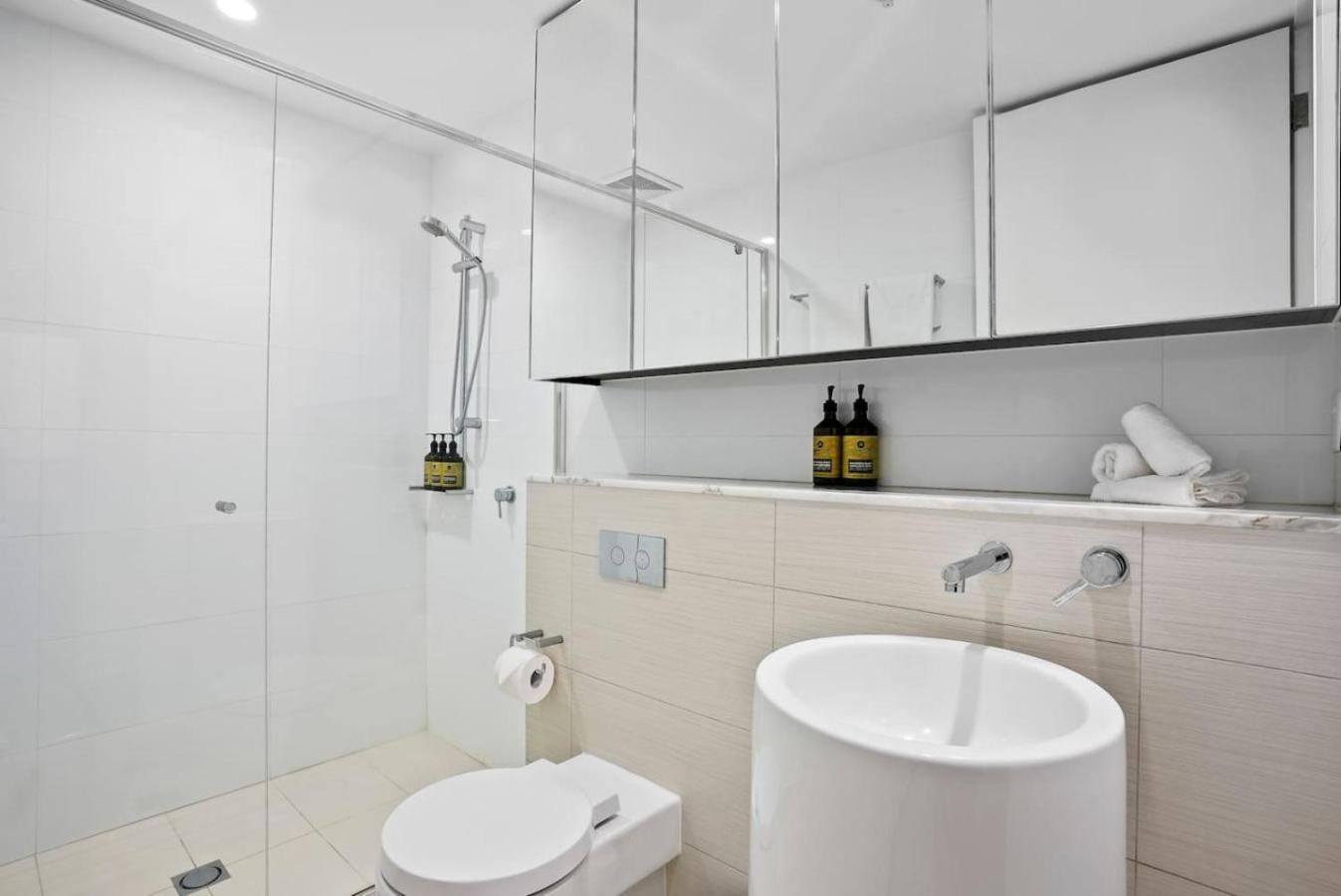 Oracle Tower 2 Luxury 33rd Flr Ocean Views Apartment Gold Coast