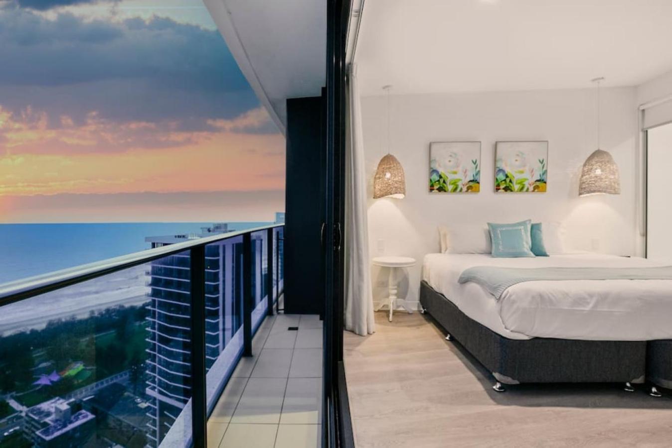 Oracle Tower 2 Luxury 33rd Flr Ocean Views Gold Coast