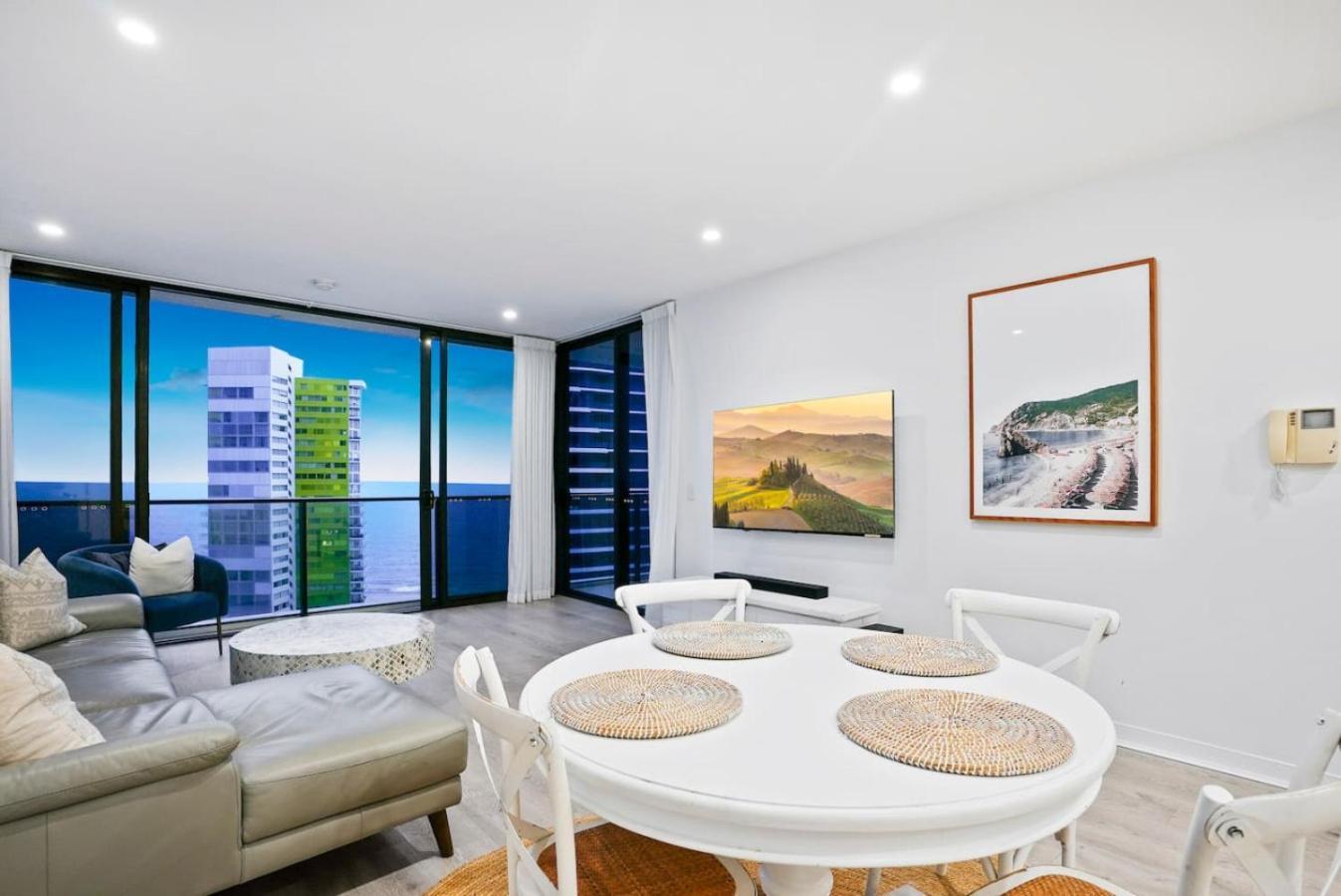 Oracle Tower 2 Luxury 33rd Flr Ocean Views Gold Coast