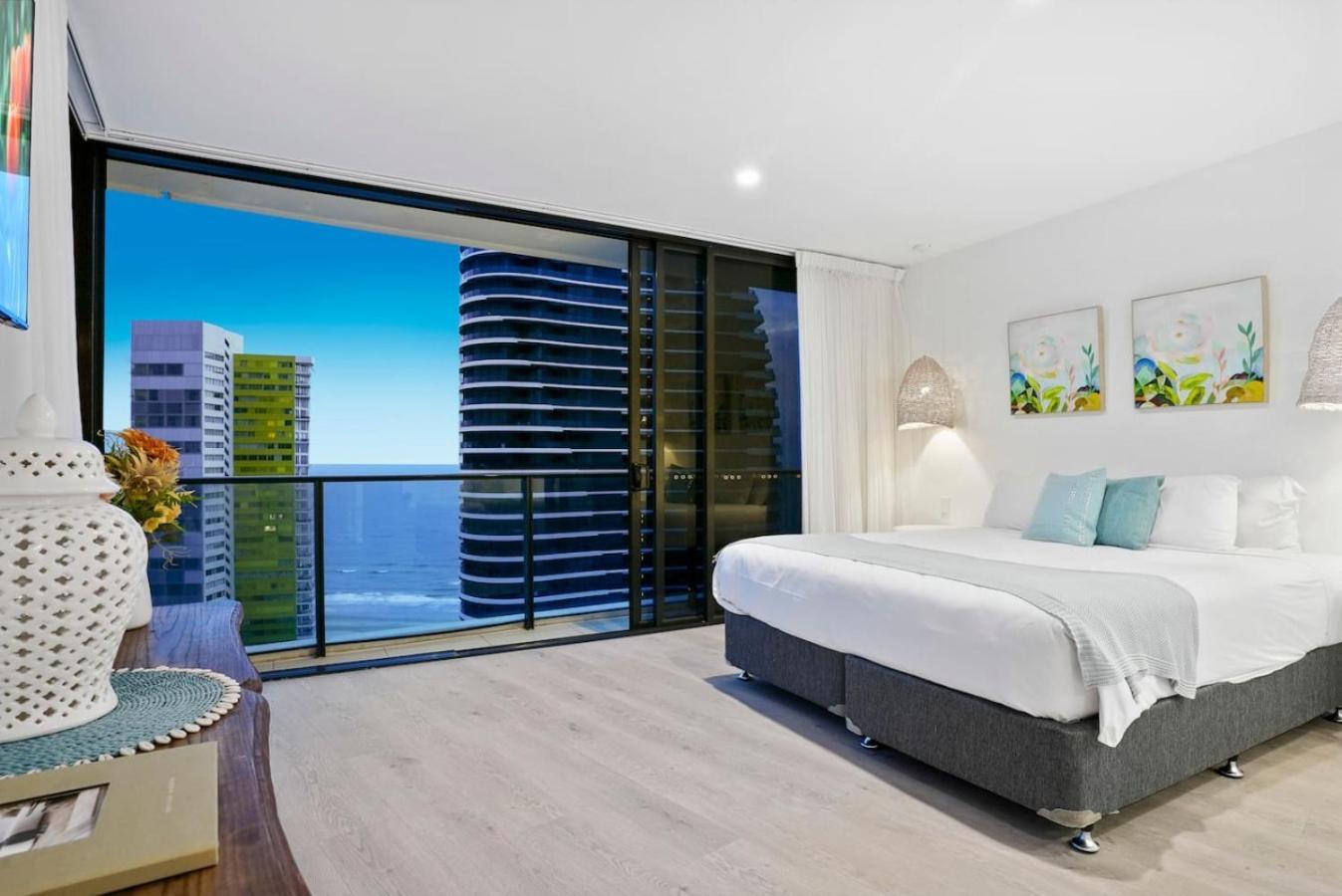 Oracle Tower 2 Luxury 33rd Flr Ocean Views Apartment Gold Coast